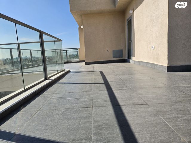 דופלקס, ג'ון קנדי 36, ראש העין