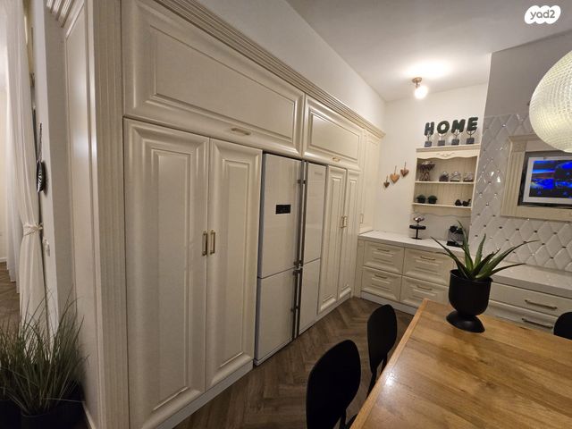 דו משפחתי, נאות הפרחים, גן יבנה