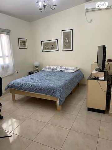 דו משפחתי, בחן