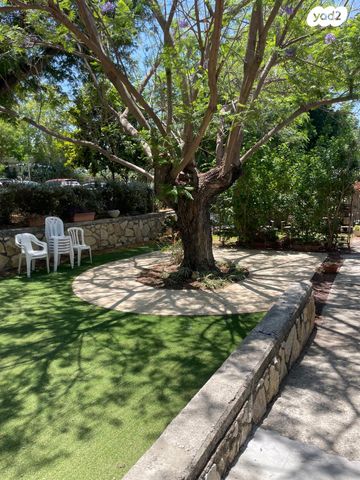 דו משפחתי, בחן