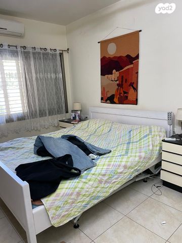 דו משפחתי, בחן