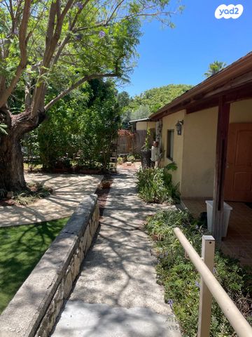 דו משפחתי, בחן