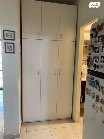 דו משפחתי, בחן