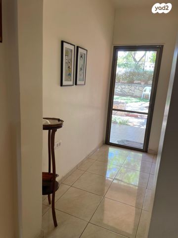 דו משפחתי, בחן