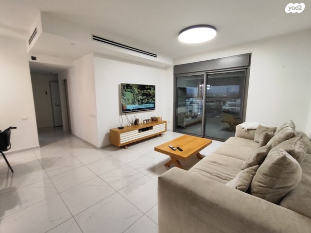 דירה, הנרייטה סאלד, כרמי גת, קרית גת