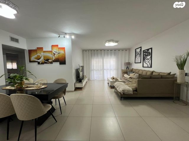 דירה, גדעון האוזנר, רמות הרכס, באר שבע