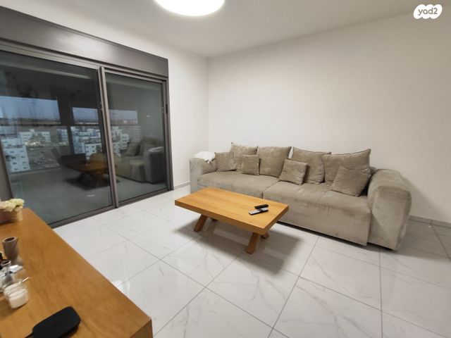 דירה, הנרייטה סאלד, כרמי גת, קרית גת