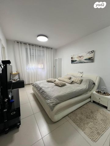 דירה, גדעון האוזנר, רמות הרכס, באר שבע