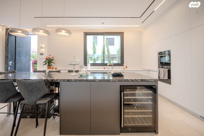 בית פרטי/ קוטג', אלוף יצחק חופי, שיכון צנחנים, רמת גן