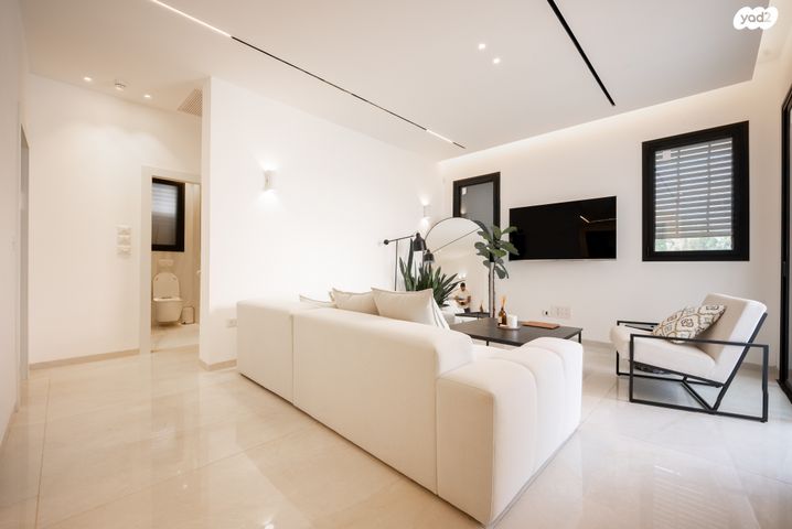 בית פרטי/ קוטג', אלוף יצחק חופי, שיכון צנחנים, רמת גן