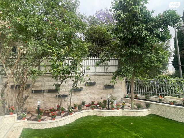 בית פרטי/ קוטג', קדושי סטרומה, מלחה, מנחת, ירושלים