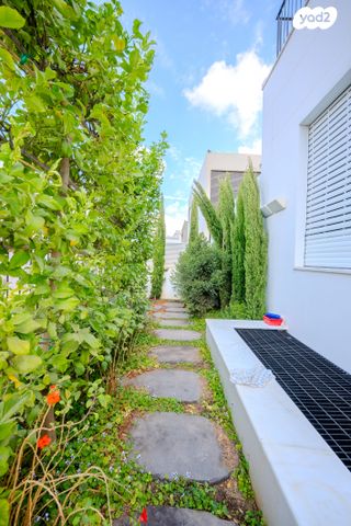 בית פרטי/ קוטג', אלוף יצחק חופי, שיכון צנחנים, רמת גן