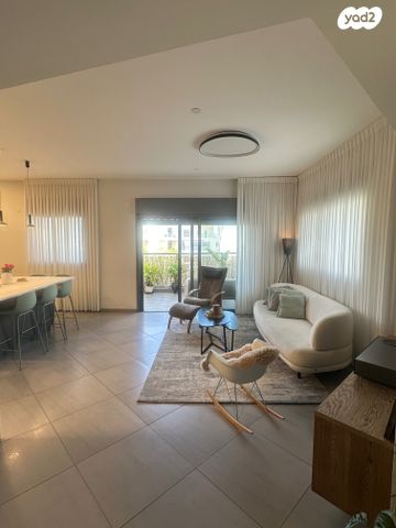 דירה, חסידה, הציפורים, מודיעין מכבים רעות