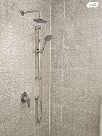 דירה, דרך קדם 6, נופי סלע, מעלה אדומים