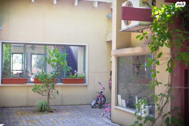 בית פרטי/ קוטג', דרך הפרחים, כוכב יאיר / צור יגאל