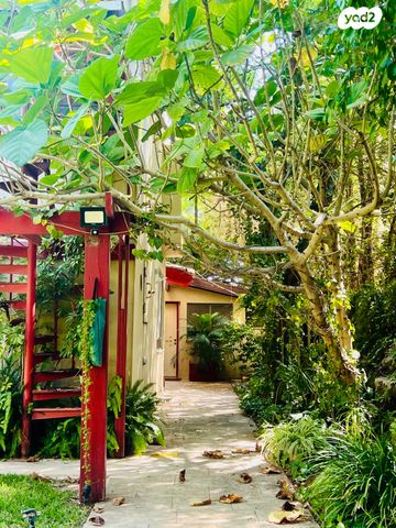 בית פרטי/ קוטג', דרך הפרחים, כוכב יאיר / צור יגאל