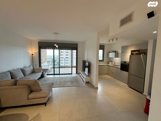 דירה, דרך השלום 15, הכרם ג', עכו