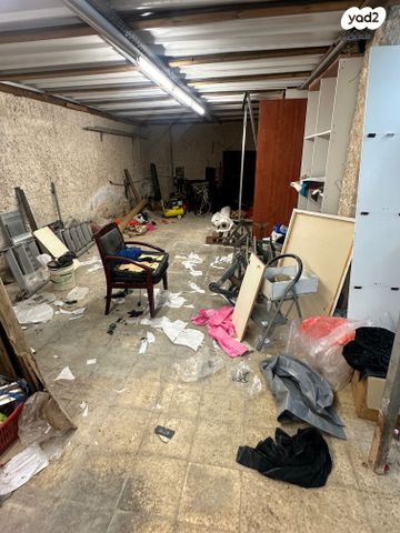 מחסנים, ביל"ו, ב' / צפון מערב העיר, רחובות