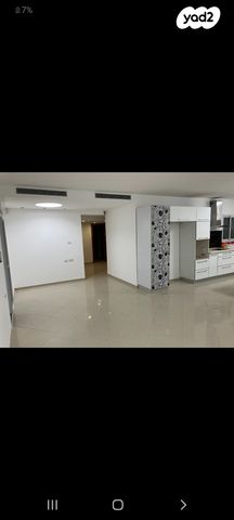 גג/ פנטהאוז, בן אהרון, קרית מלאכי