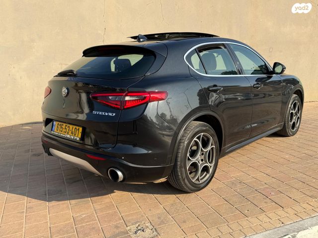 אלפא רומיאו סטלביו