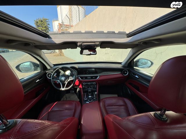 אלפא רומיאו סטלביו