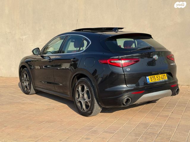 אלפא רומיאו סטלביו