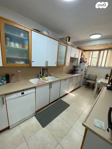 דירה, חולדה הנביאה, הפועל המזרחי ג', שיכון ג', בני ברק