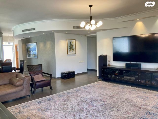 רמז, מערב ותיק