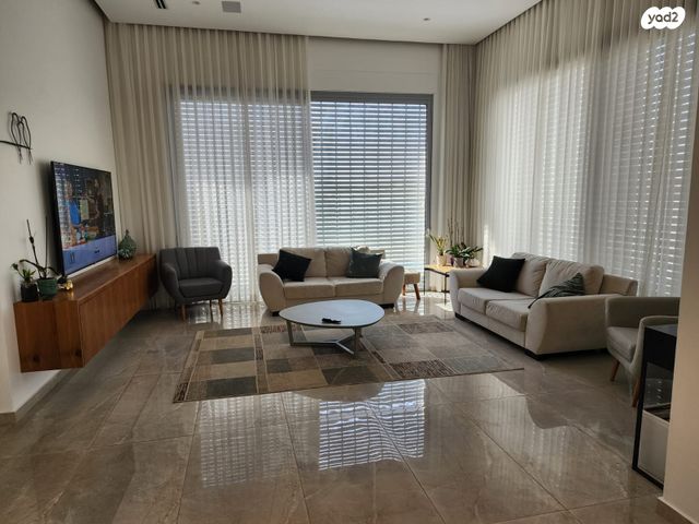 בית פרטי/ קוטג', מיתר / כרמית