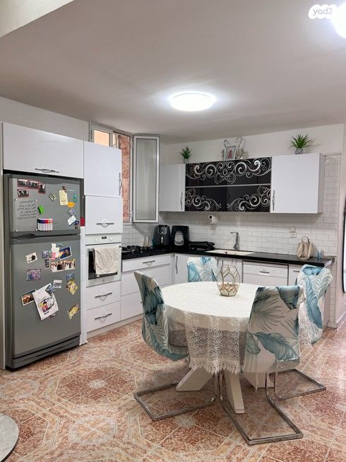 דירת גן, צהלון, שיכוני חסכון, תל אביב יפו