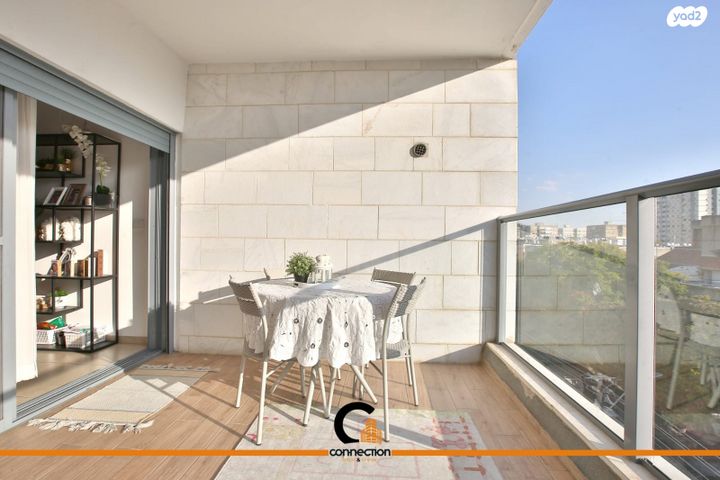 דירה, יהודה, קרית ביאליק