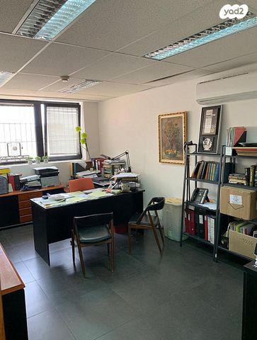 משרדים, הירקון, בני ברק