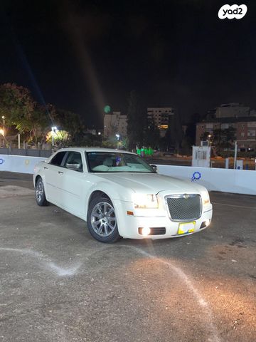 מודעת רכב קרייזלר 300