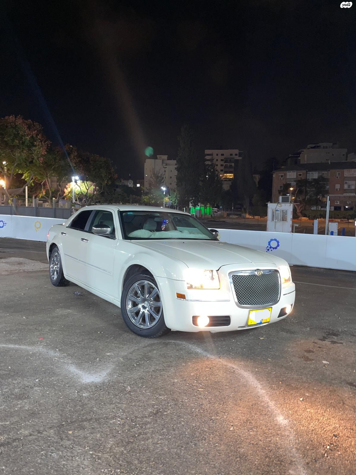 מודעת רכב קרייזלר 300