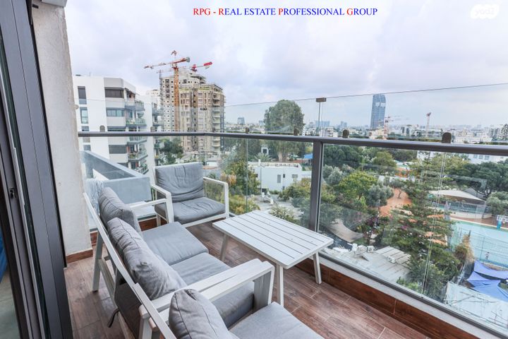 דירה, קהילת ורשה, הדר יוסף, תל אביב יפו