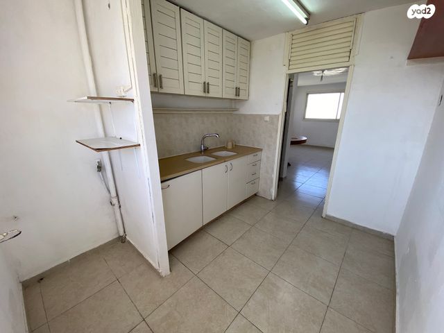 דירה, הבעל שם טוב, חב"ד, קרית מלאכי