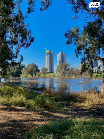 גג/ פנטהאוז, שדרות בן גוריון 143, אגמים, נתניה