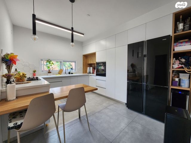 דירה, העלייה הראשונה 8, מרכז העיר, חדרה