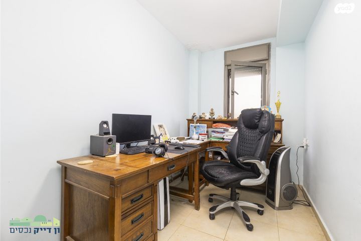 דירה, אריה ורשבסקי, חומת שמואל, הר חומה, ירושלים