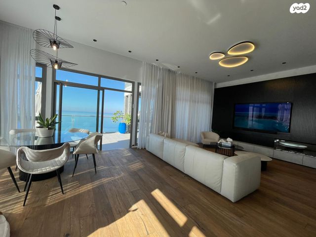 גג/ פנטהאוז, שדרות בן גוריון 143, אגמים, נתניה