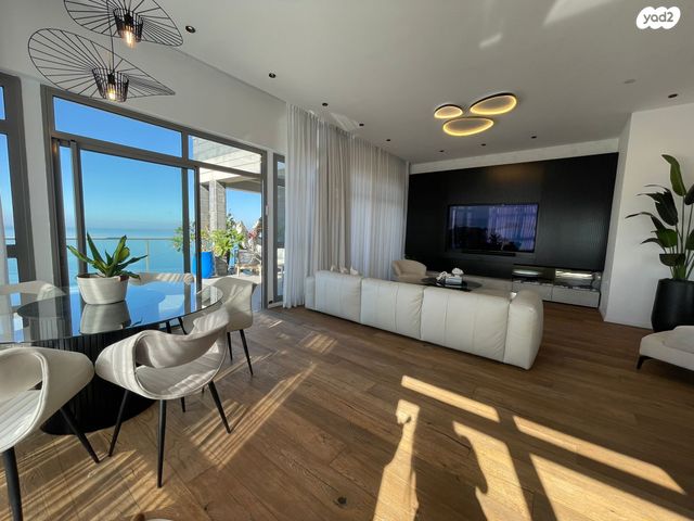 גג/ פנטהאוז, שדרות בן גוריון 143, אגמים, נתניה