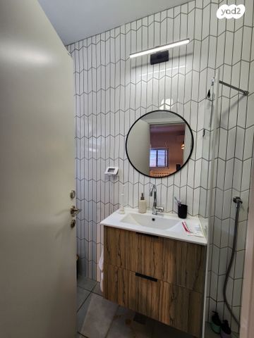 דירה, העלייה הראשונה 8, מרכז העיר, חדרה