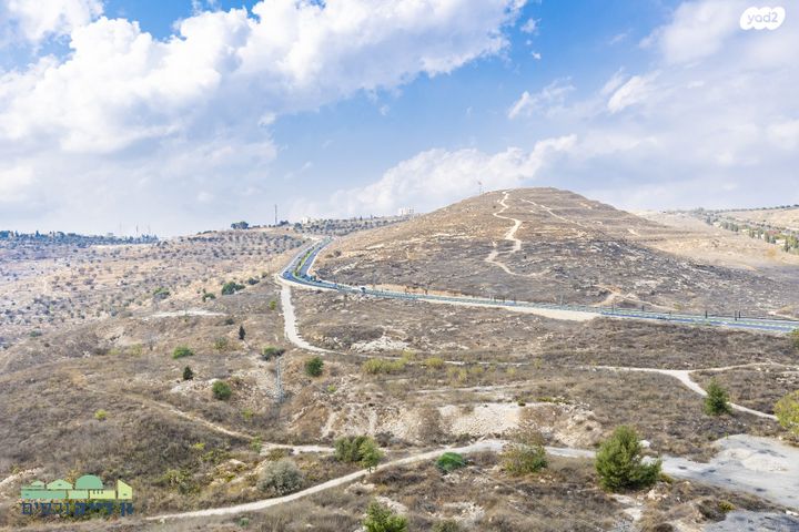 דירה, אריה ורשבסקי, חומת שמואל, הר חומה, ירושלים