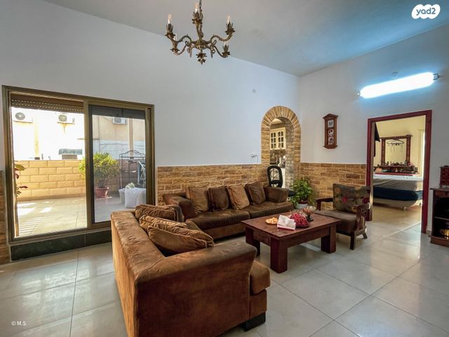 צהלון, שיכוני חסכון