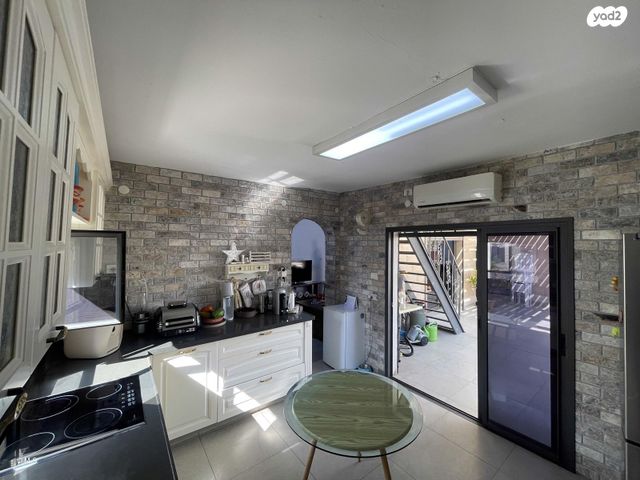 גג/ פנטהאוז, צהלון, שיכוני חסכון, תל אביב יפו