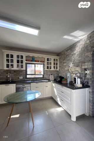 גג/ פנטהאוז, צהלון, שיכוני חסכון, תל אביב יפו