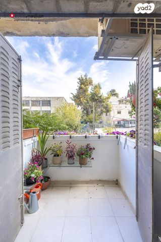 דירה, בן ציון 12, קרית משה, ירושלים