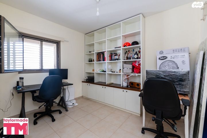 דירה, נטע, תל ימת כרכור, פרדס חנה כרכור