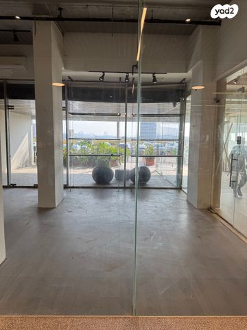 חנויות/ שטח מסחרי