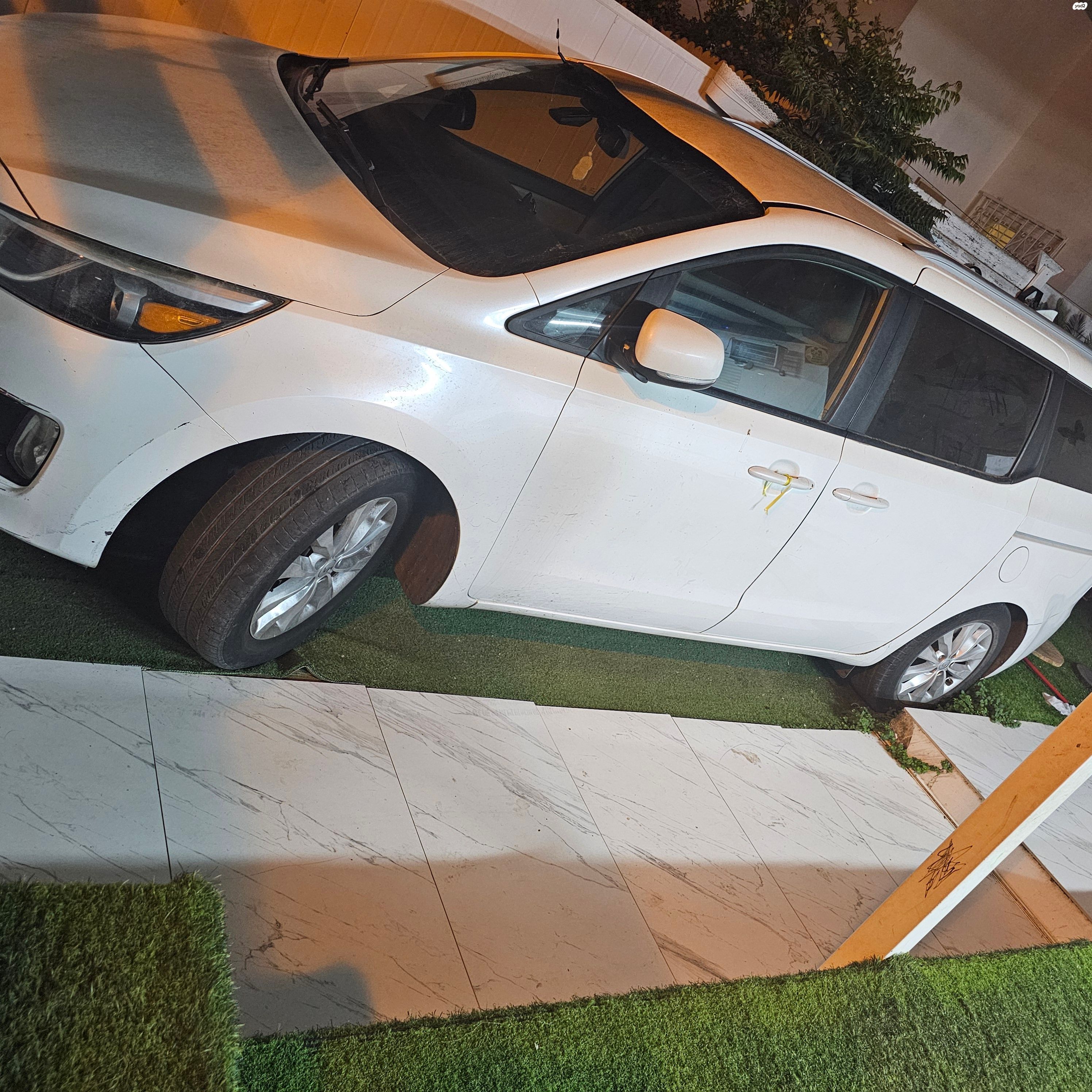 מודעת רכב קיה קרניבל